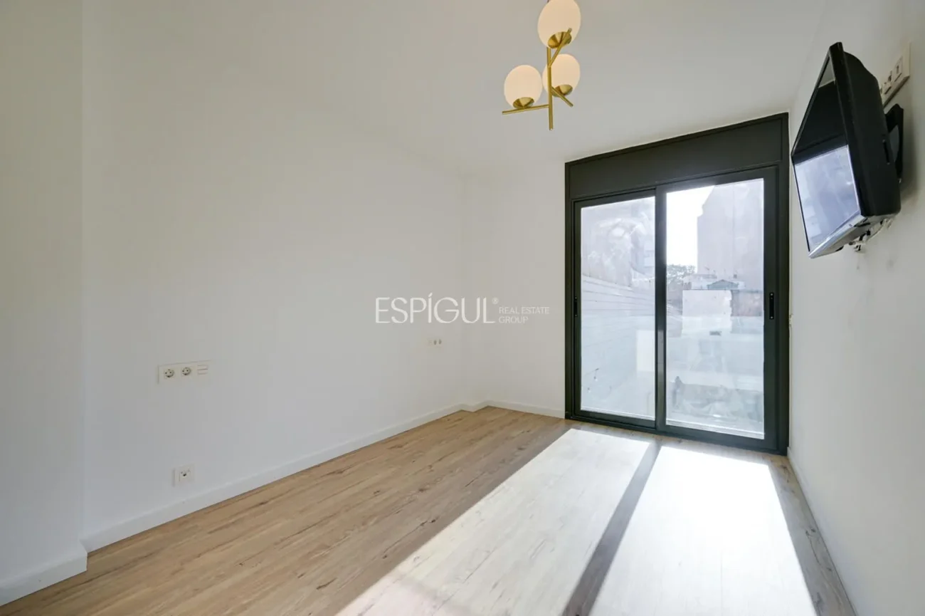 Dúplex con jardín privado en venta en Sants