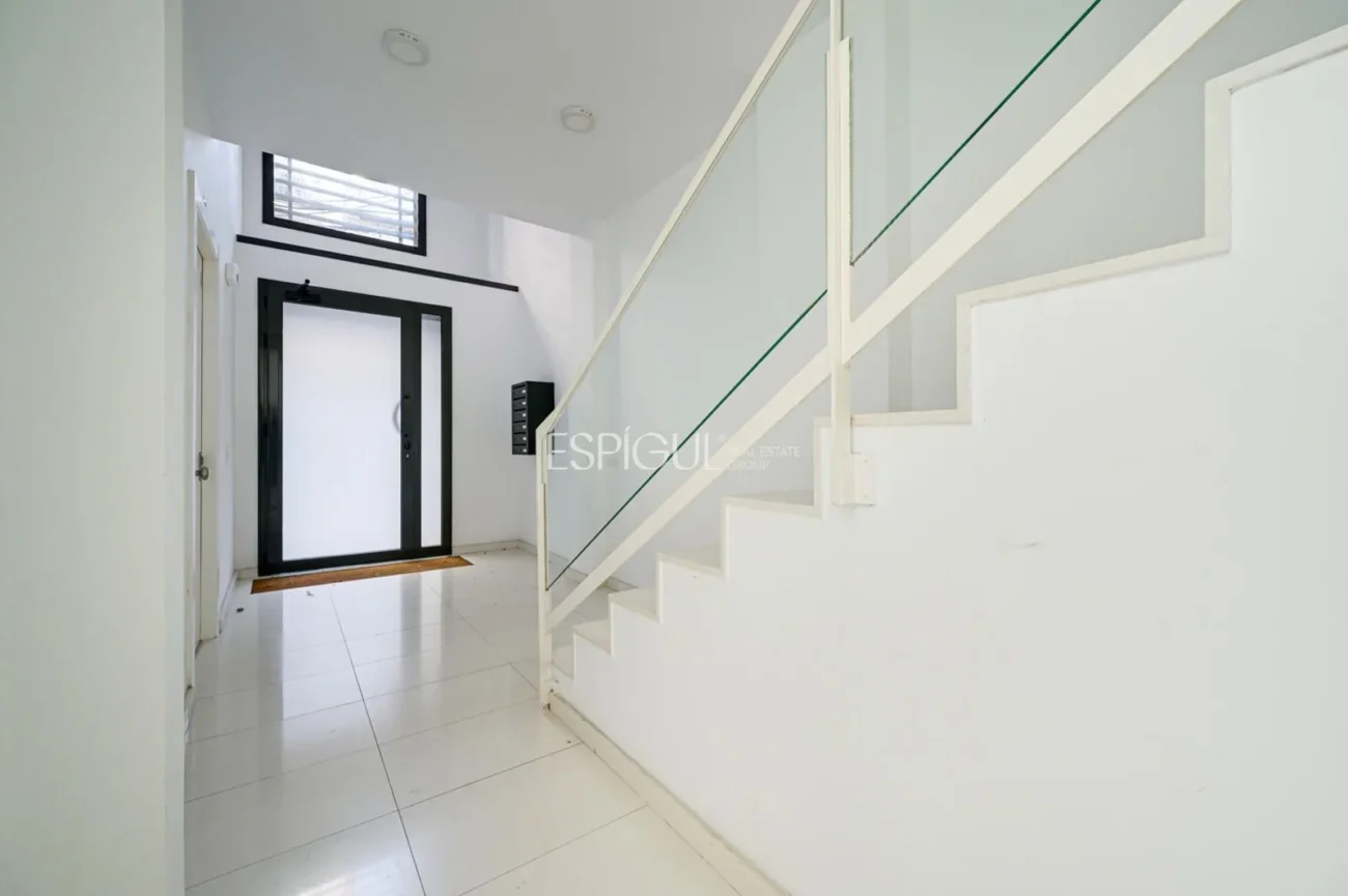 Dúplex con jardín privado en venta en Sants