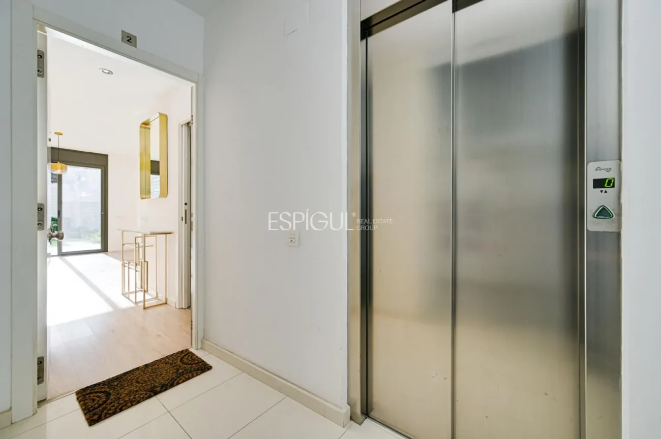 Dúplex con jardín privado en venta en Sants