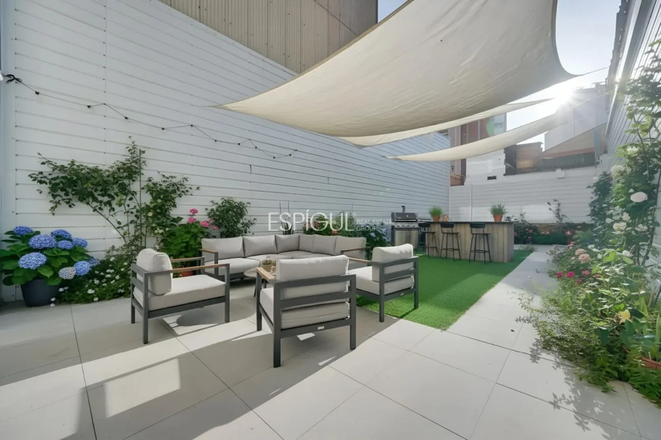 Dúplex con jardín privado en venta en Sants