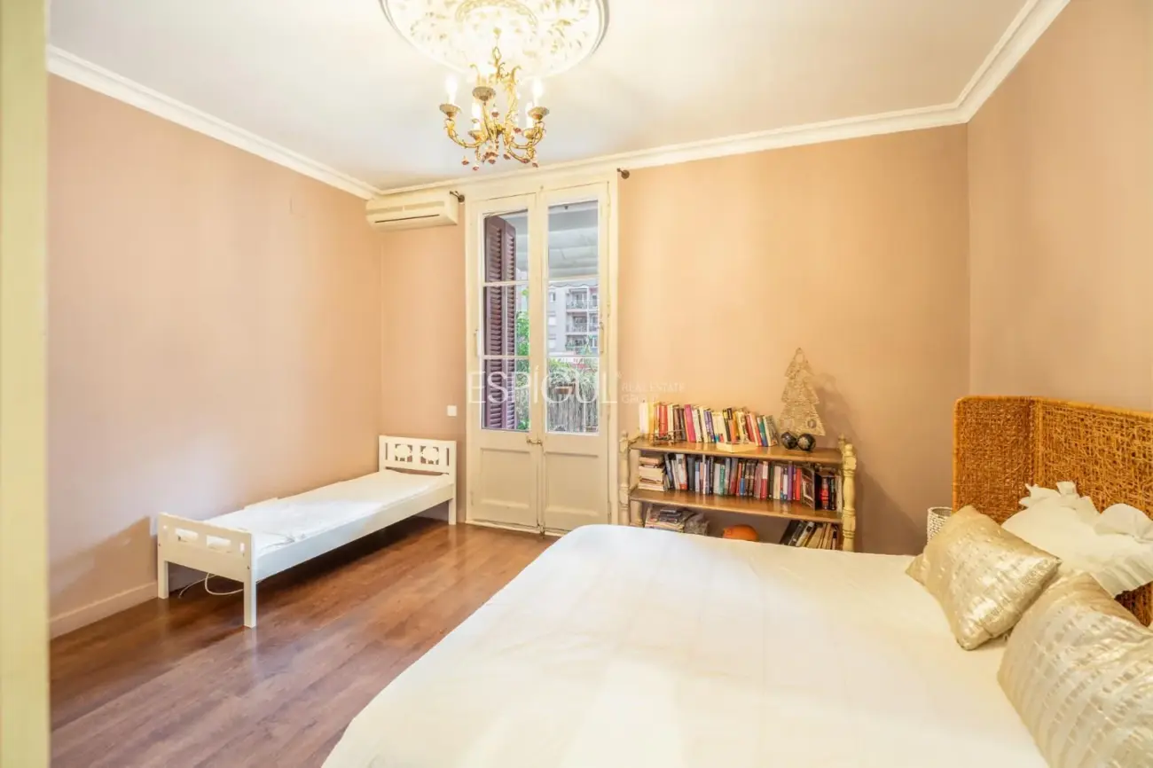 Exclusico piso con terraza privada en Eixample – Sant Antoni