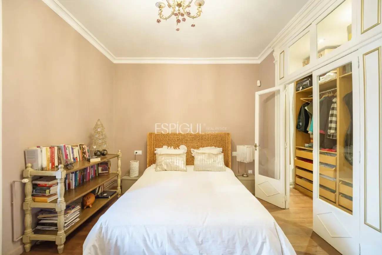 Exclusico piso con terraza privada en Eixample – Sant Antoni