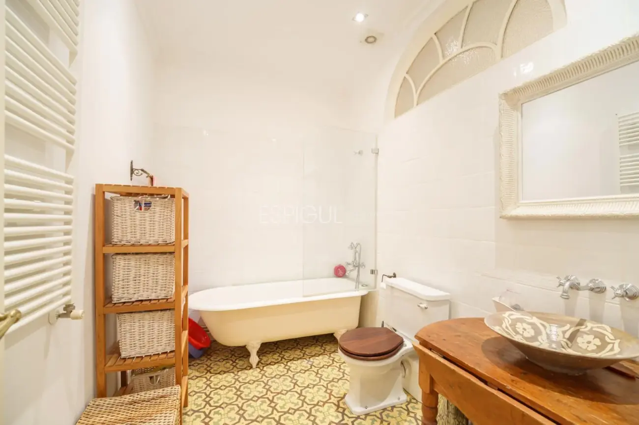Exclusico piso con terraza privada en Eixample – Sant Antoni