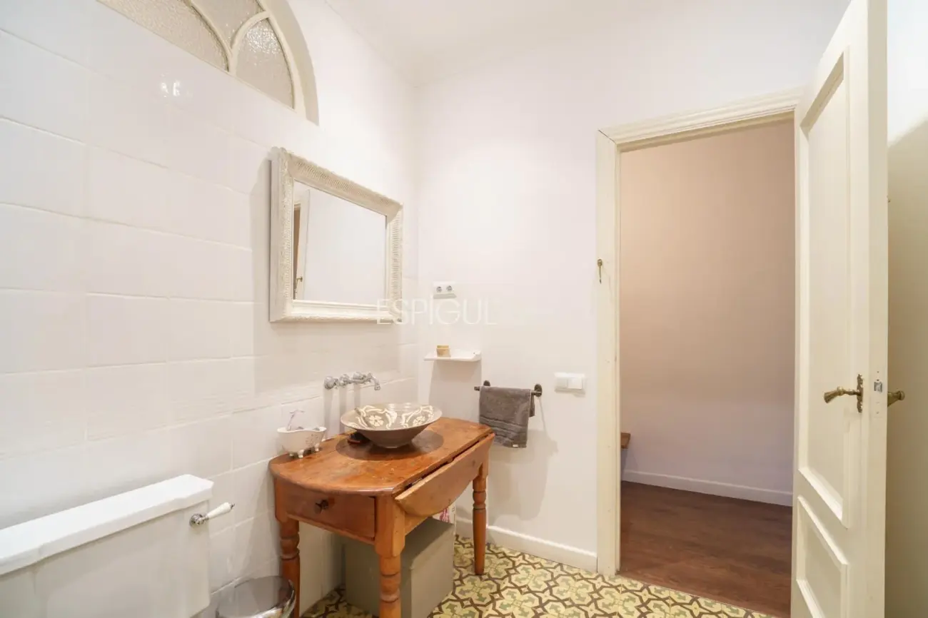 Exclusico piso con terraza privada en Eixample – Sant Antoni