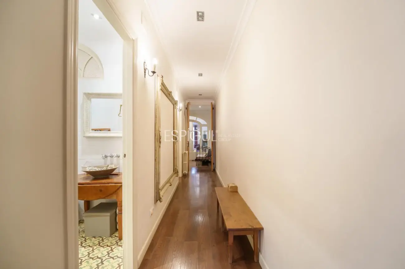 Exclusico piso con terraza privada en Eixample – Sant Antoni