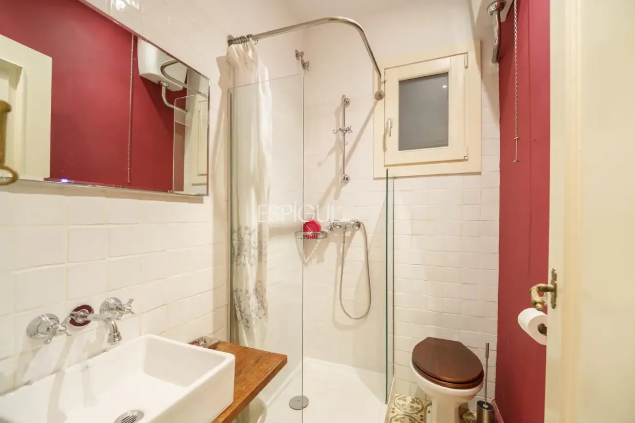 Exclusico piso con terraza privada en Eixample – Sant Antoni