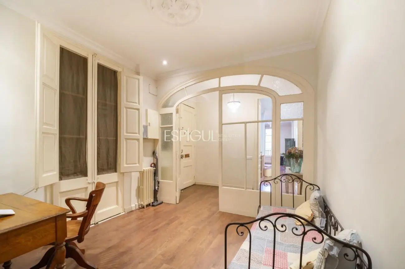 Exclusico piso con terraza privada en Eixample – Sant Antoni