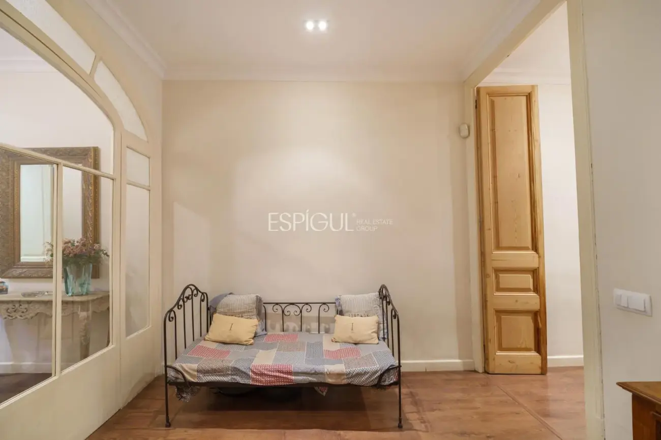 Exclusico piso con terraza privada en Eixample – Sant Antoni