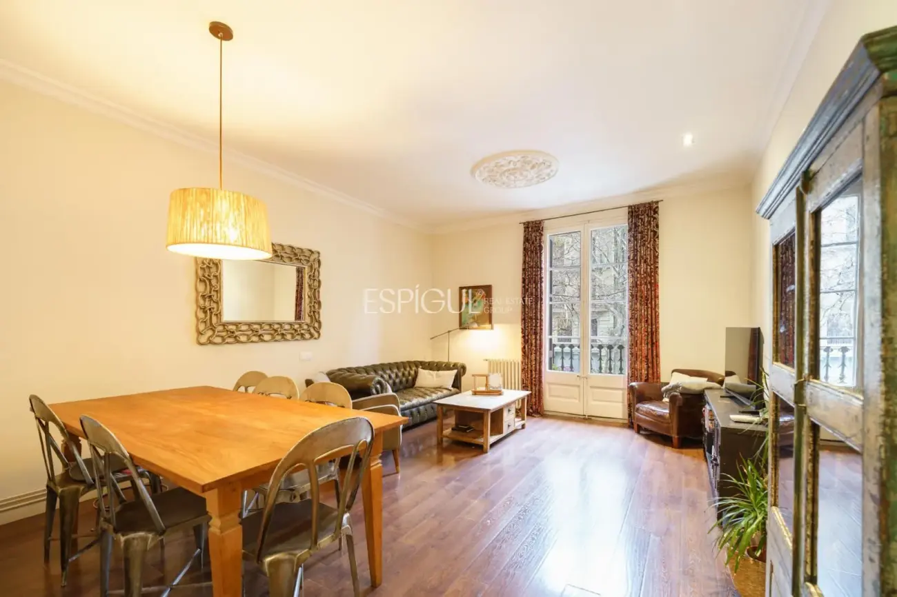 Exclusico piso con terraza privada en Eixample – Sant Antoni
