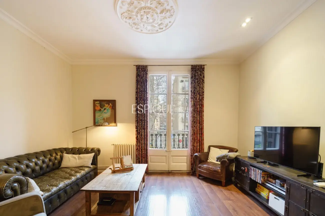 Exclusico piso con terraza privada en Eixample – Sant Antoni