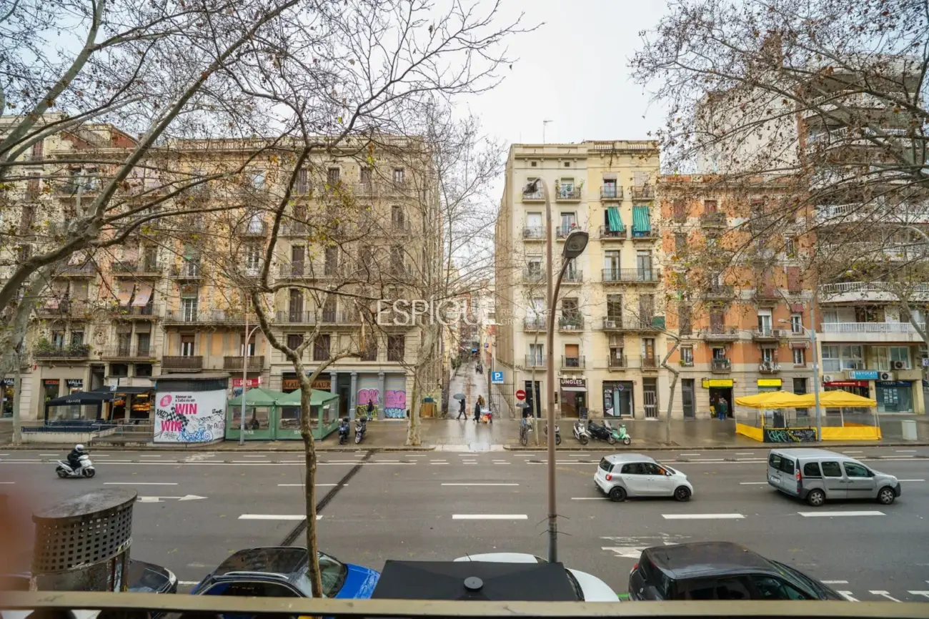 Exclusico piso con terraza privada en Eixample – Sant Antoni