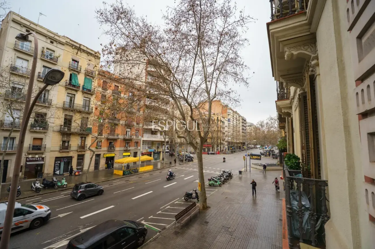 Exclusico piso con terraza privada en Eixample – Sant Antoni