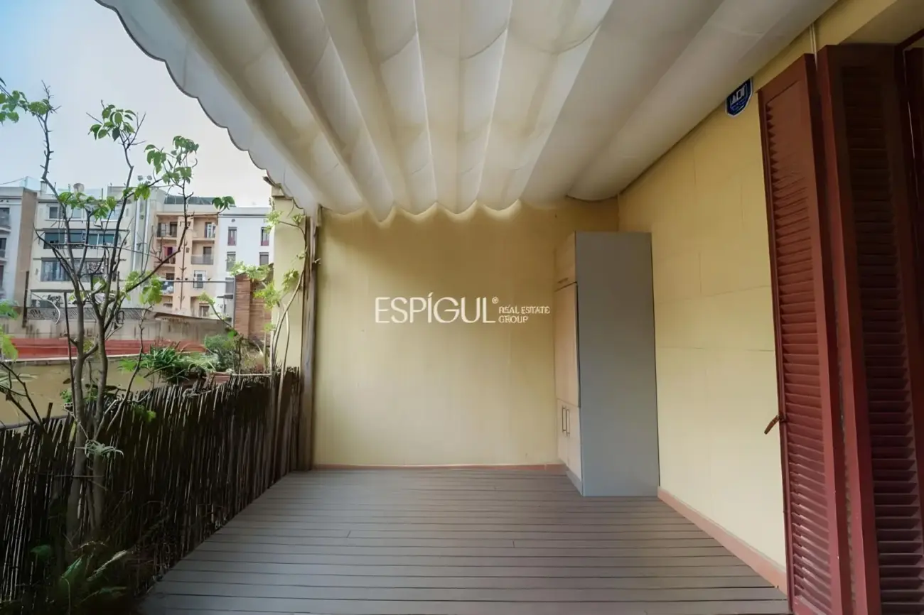 Exclusico piso con terraza privada en Eixample – Sant Antoni