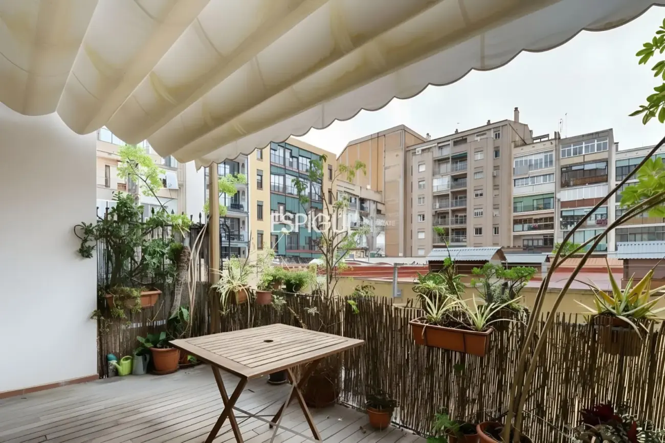 Exclusico piso con terraza privada en Eixample – Sant Antoni
