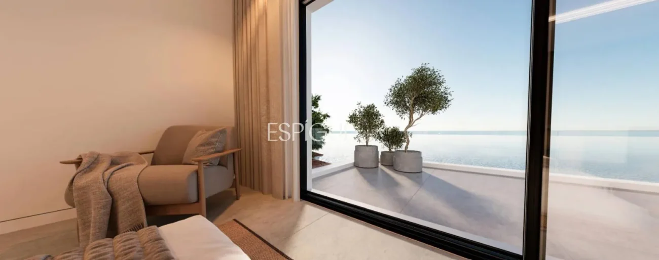 Exclusiva propietat d’obra nova amb impressionants vistes al mar