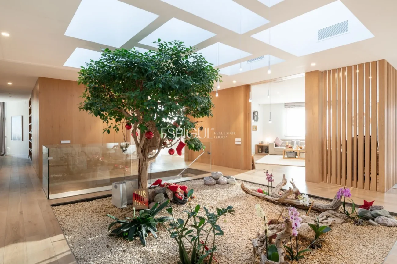 Propriété exclusive avec jardin, piscine et terrain de paddle privé au centre d’Alella