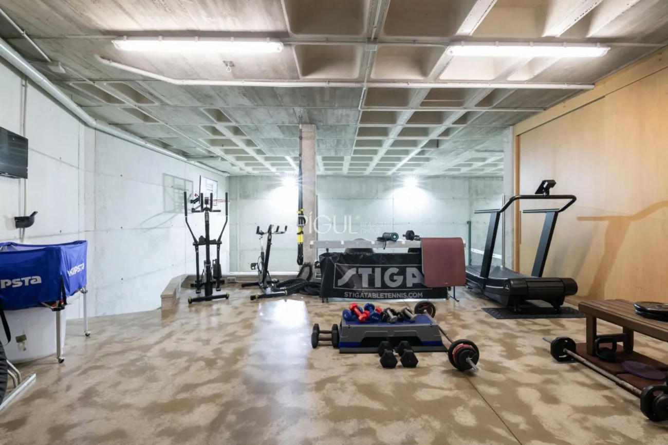 Propriété exclusive avec jardin, piscine et terrain de paddle privé au centre d’Alella