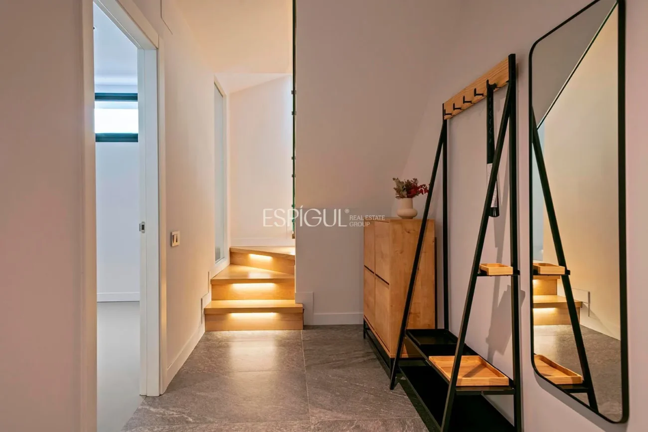 Magnificent detached house with sea views and private pool in Montgat