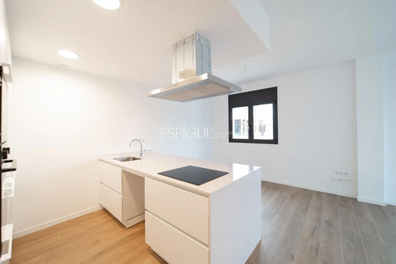 Apartment for rent in Vilablareix – 4 bedrooms