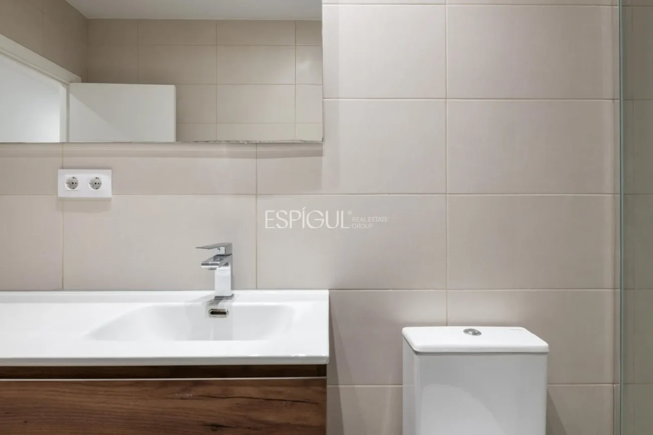 Apartment in Carrer Can Bruixa