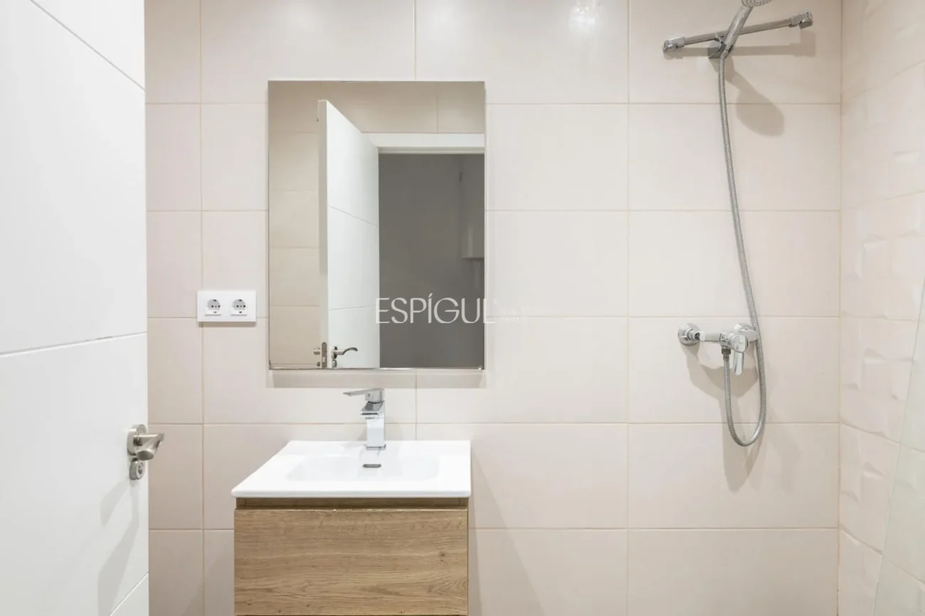Apartment in Carrer Can Bruixa
