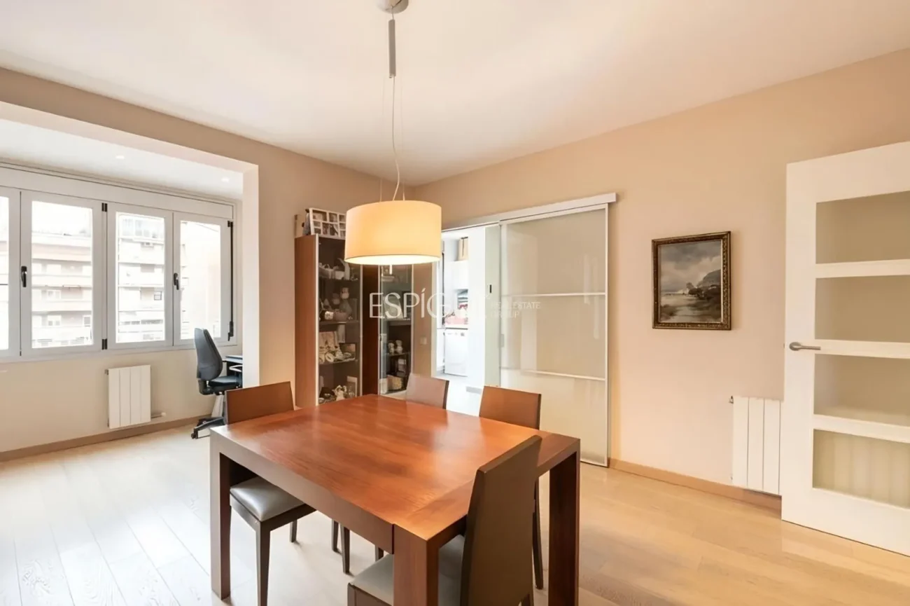 Appartement à vendre dans l&rsquo;Antiga Esquerra de l&rsquo;Eixample – Élégance classique et confort moderne