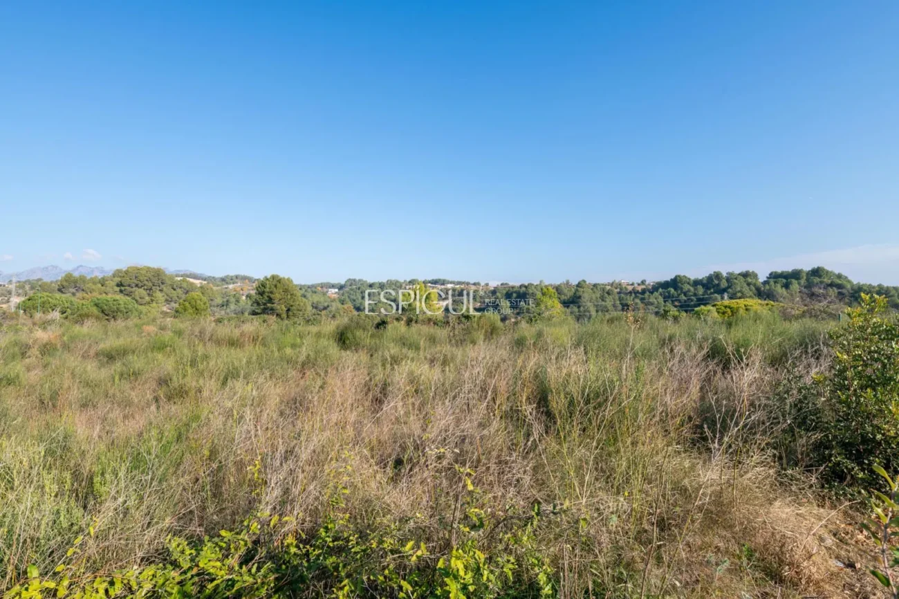 Terrain constructible à vendre à Golf Masia Bach