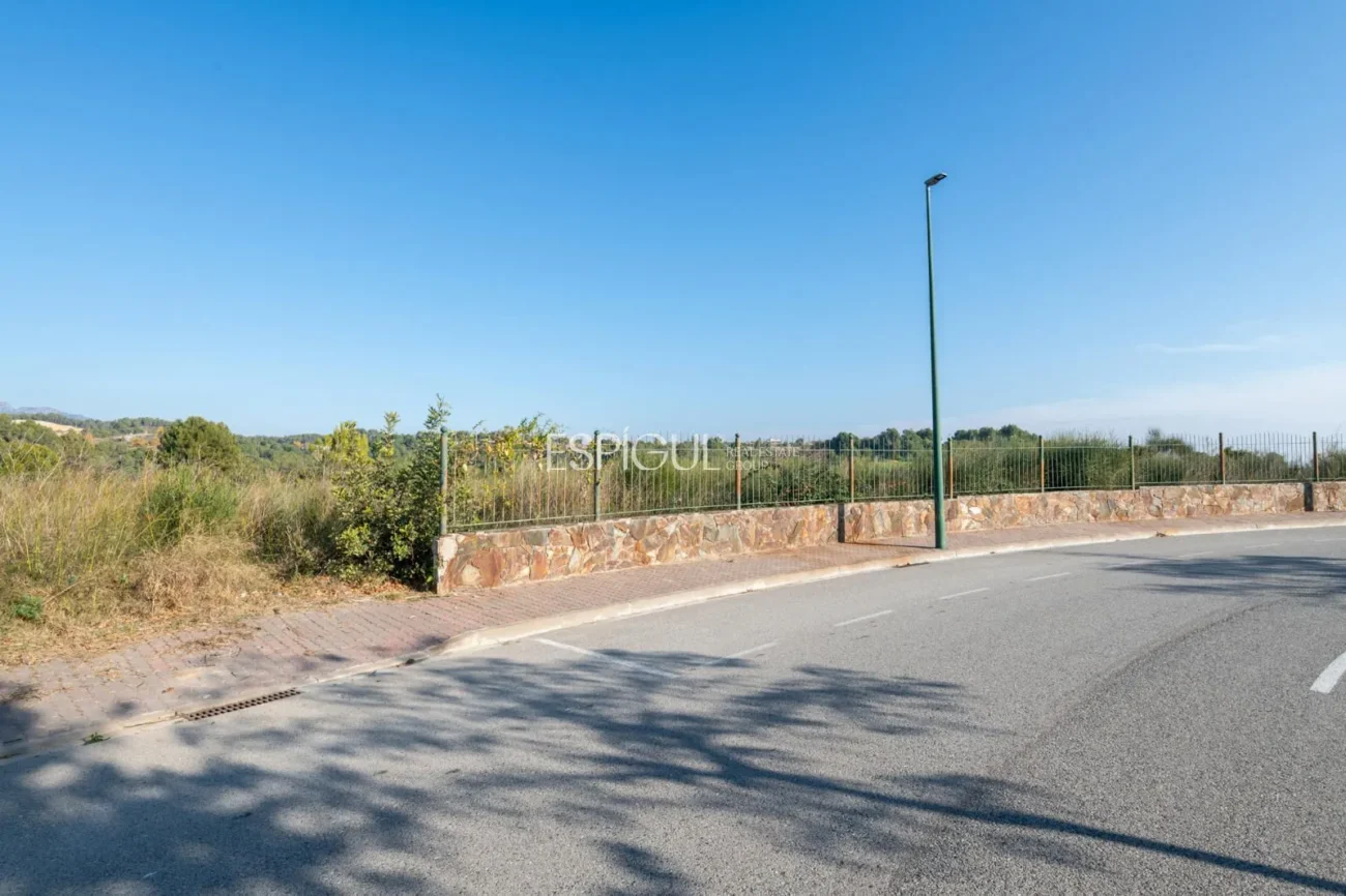 Terrain constructible à vendre à Golf Masia Bach