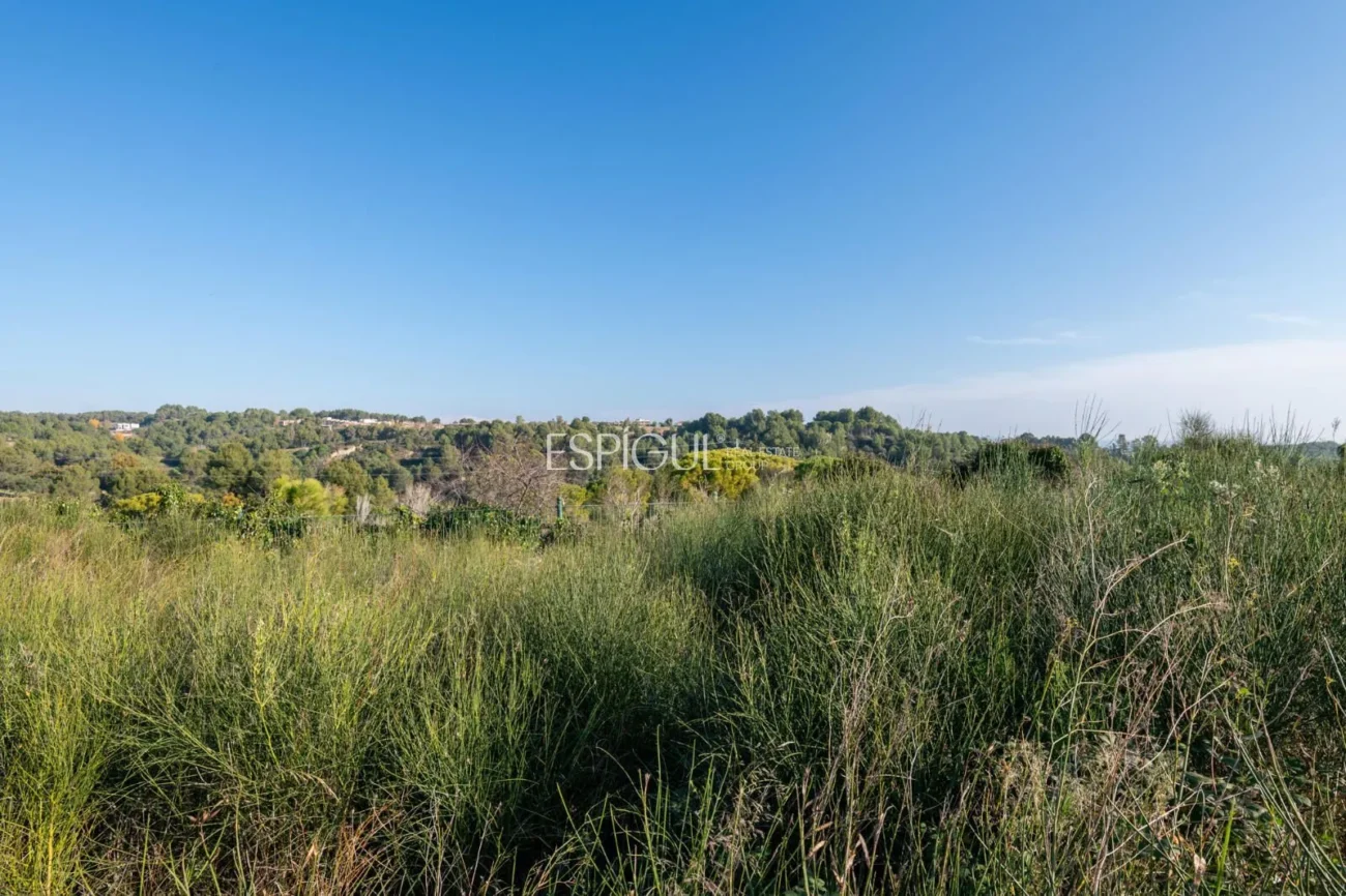 Terrain constructible à vendre à Golf Masia Bach