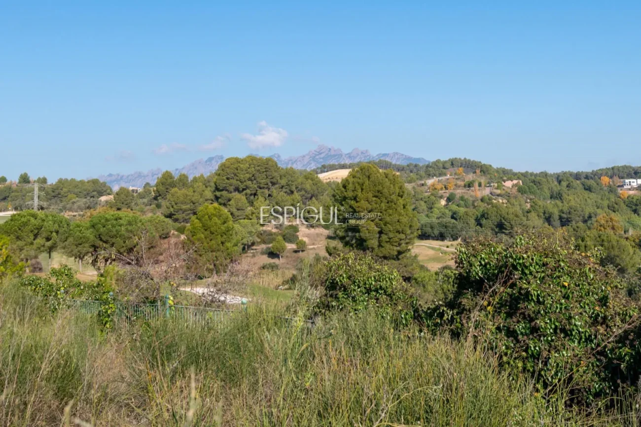 Terrain constructible à vendre à Golf Masia Bach