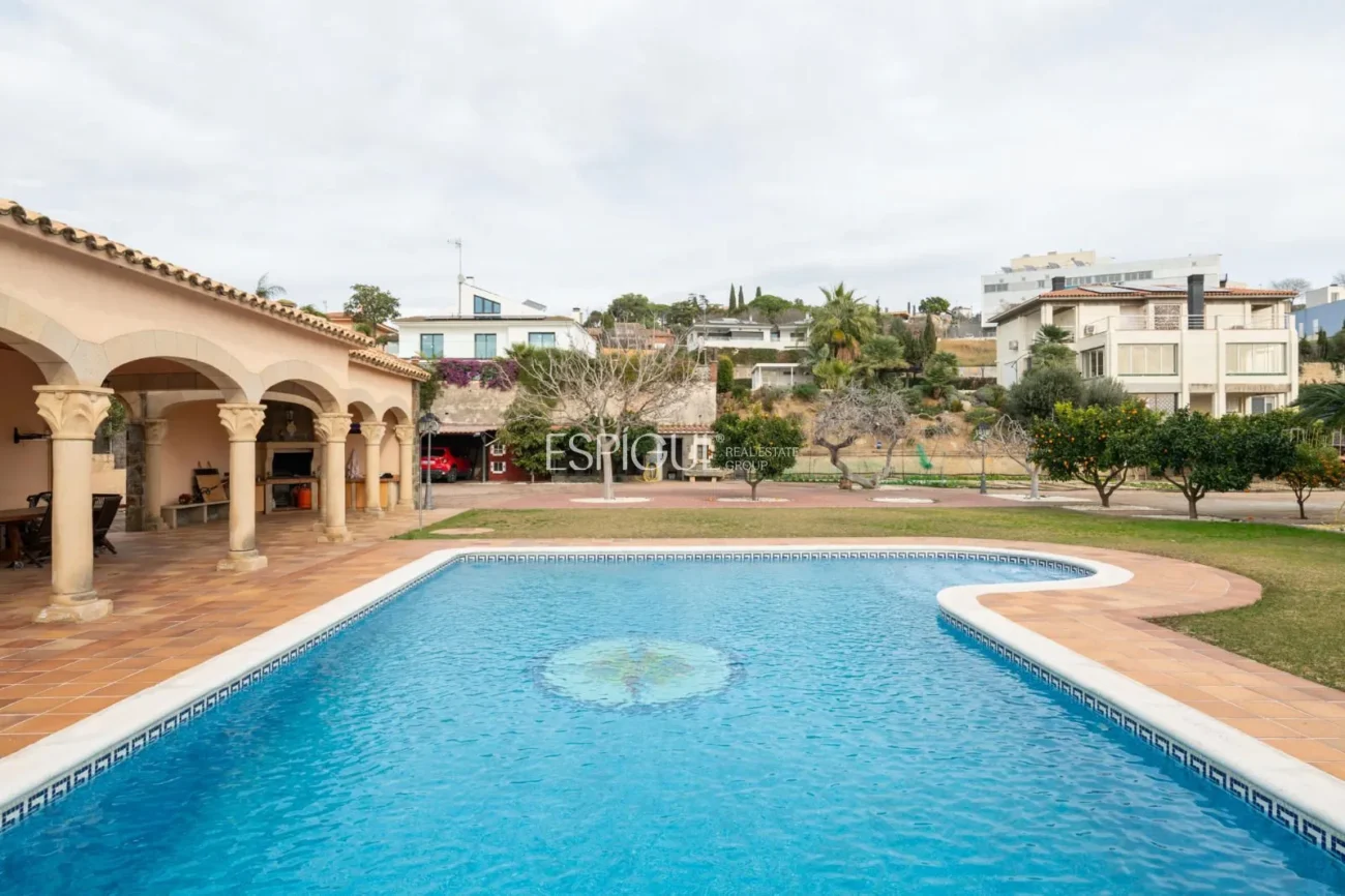 Spektakuläre Luxusvilla mit Meerblick in Can Quirze, Mataró