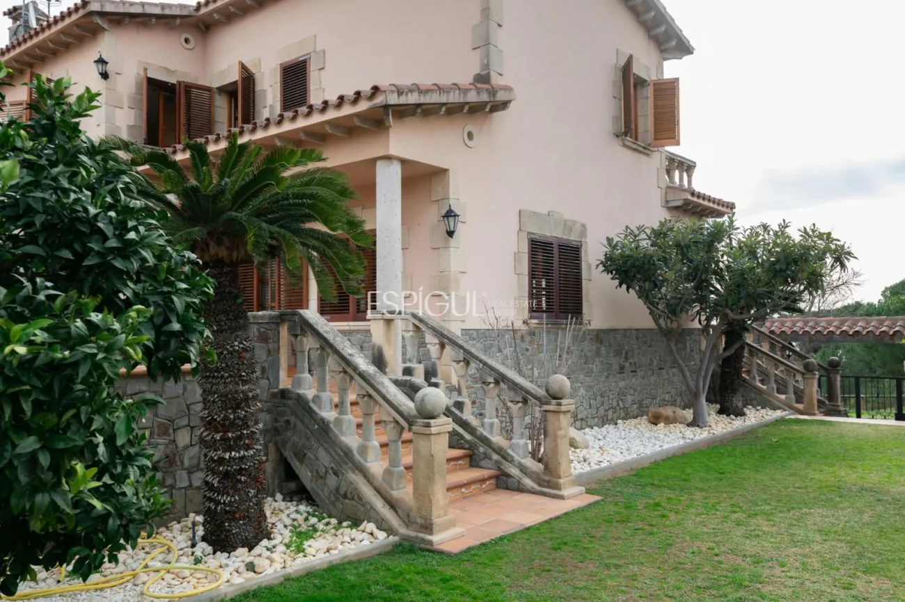 Spektakuläre Luxusvilla mit Meerblick in Can Quirze, Mataró