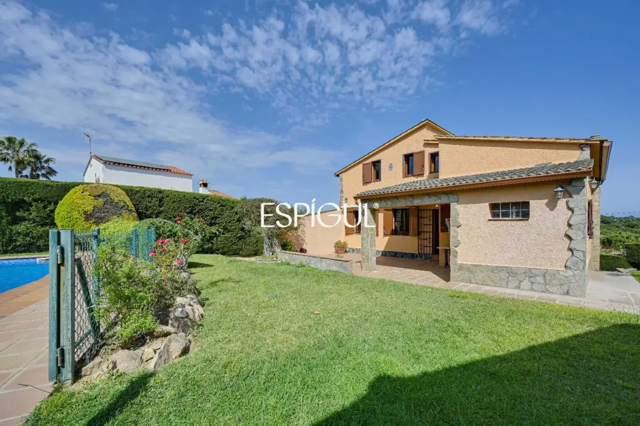 Amplia villa con piscina privada en Mas Pallí, Calonge