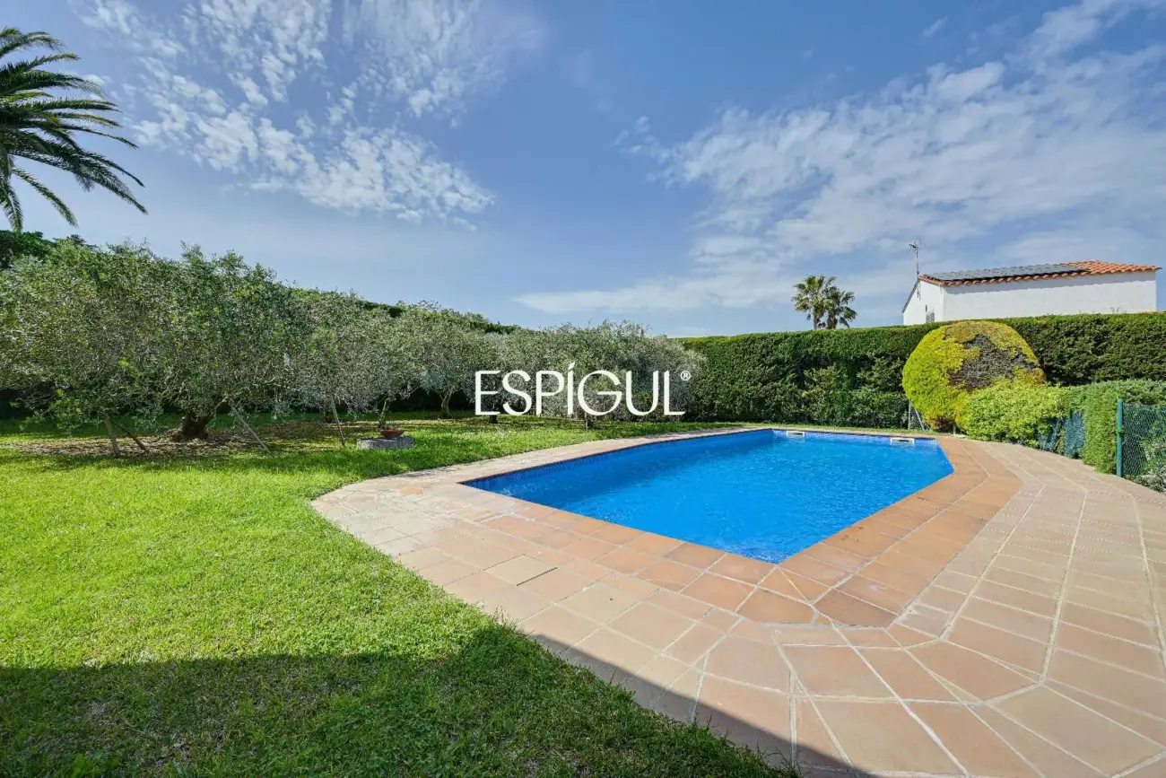 Amplia villa con piscina privada en Mas Pallí, Calonge