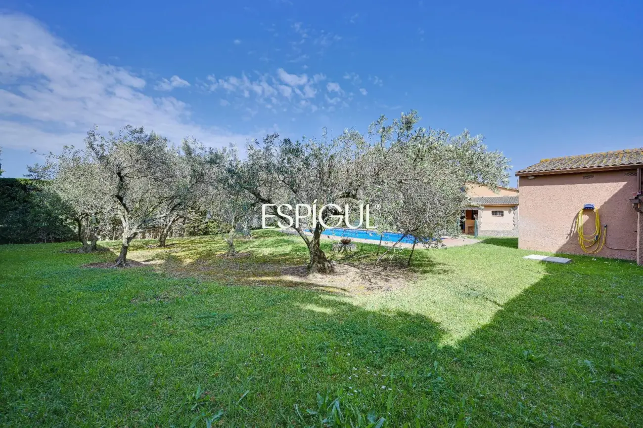 Amplia villa con piscina privada en Mas Pallí, Calonge