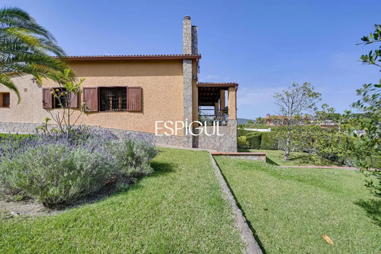 Amplia villa con piscina privada en Mas Pallí, Calonge