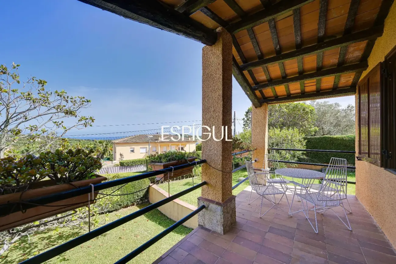 Amplia villa con piscina privada en Mas Pallí, Calonge