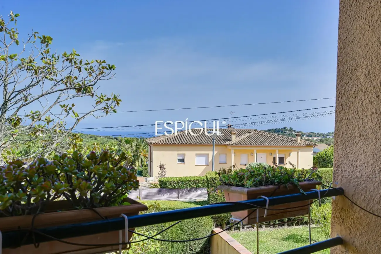Amplia villa con piscina privada en Mas Pallí, Calonge