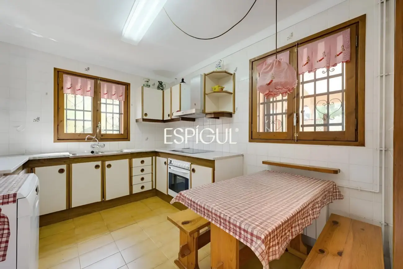 Amplia villa con piscina privada en Mas Pallí, Calonge