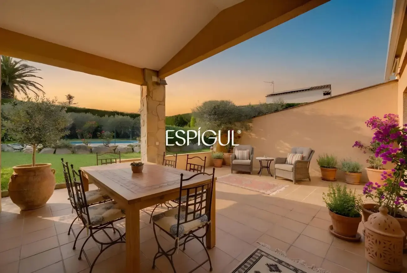 Amplia villa con piscina privada en Mas Pallí, Calonge