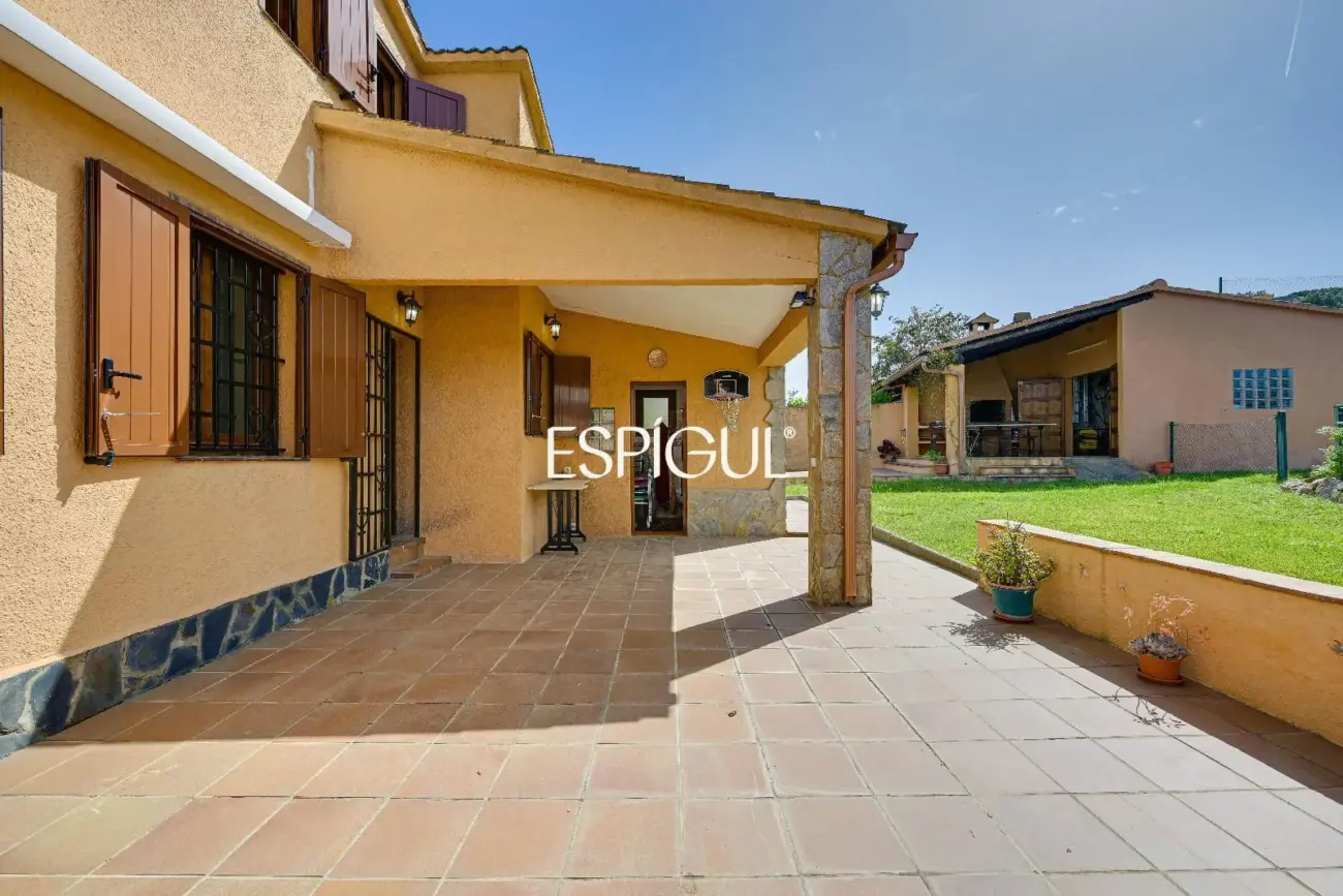 Amplia villa con piscina privada en Mas Pallí, Calonge