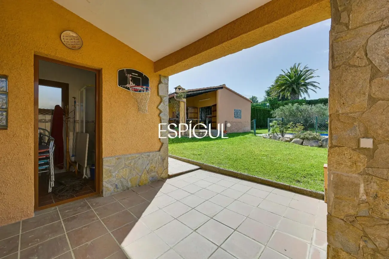 Amplia villa con piscina privada en Mas Pallí, Calonge