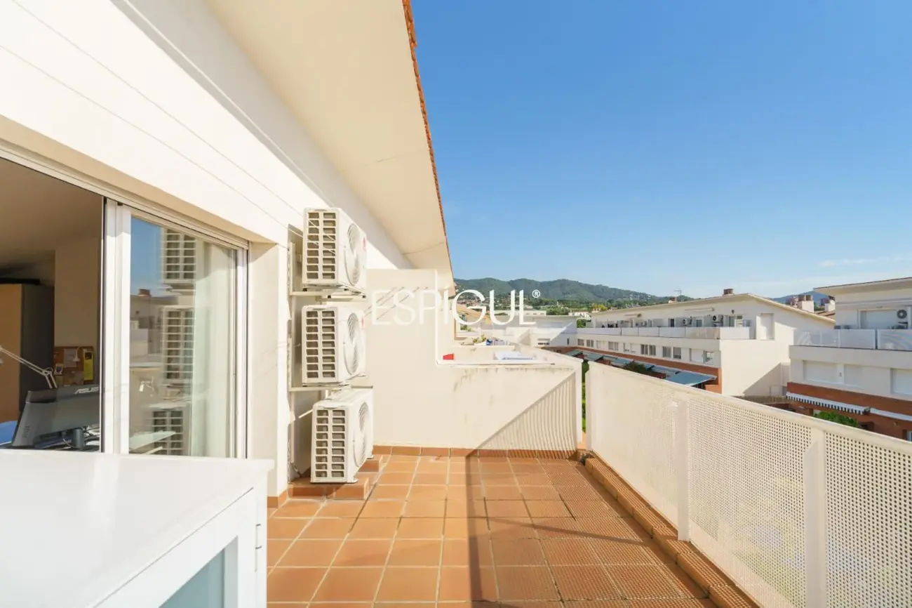 Casa adosada en venta en Premià de Mar con zona comunitaria y a pocos metros de la playa.