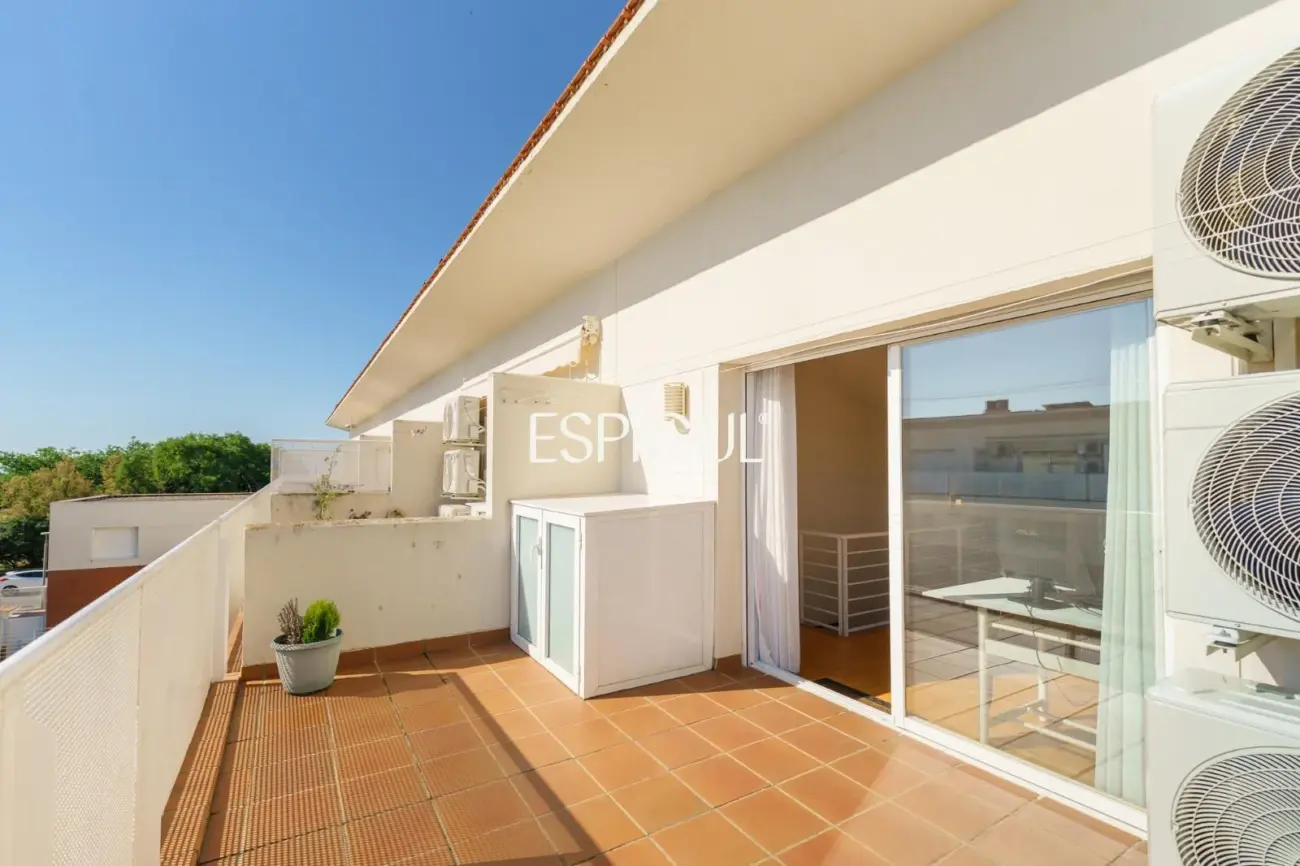 Casa adosada en venta en Premià de Mar con zona comunitaria y a pocos metros de la playa.