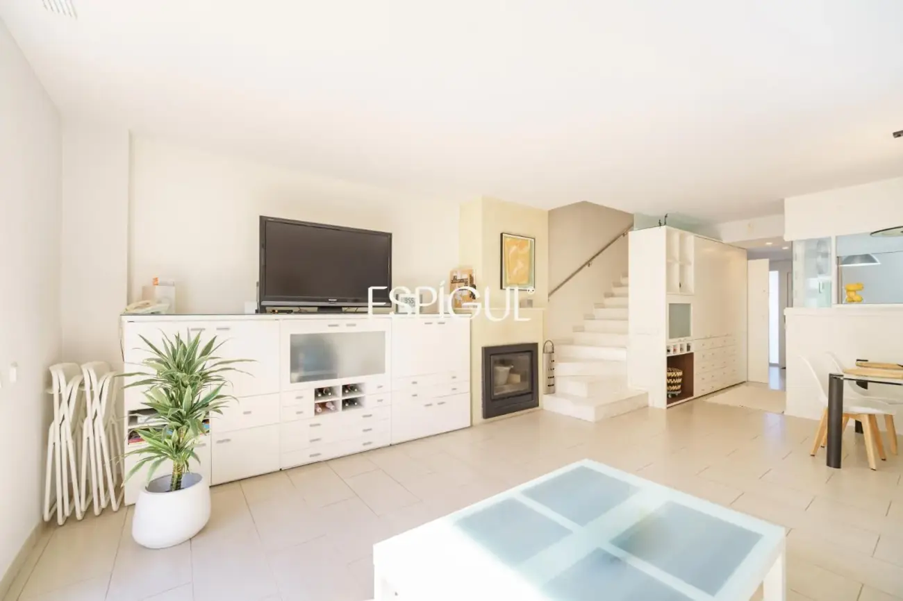 Casa adosada en venta en Premià de Mar con zona comunitaria y a pocos metros de la playa.