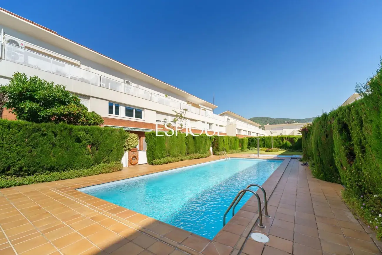 Casa adosada en venta en Premià de Mar con zona comunitaria y a pocos metros de la playa.
