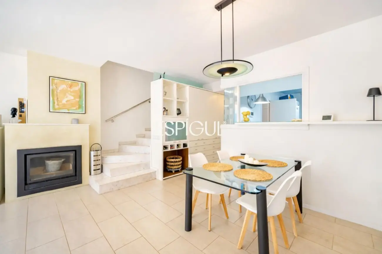Casa adosada en venta en Premià de Mar con zona comunitaria y a pocos metros de la playa.