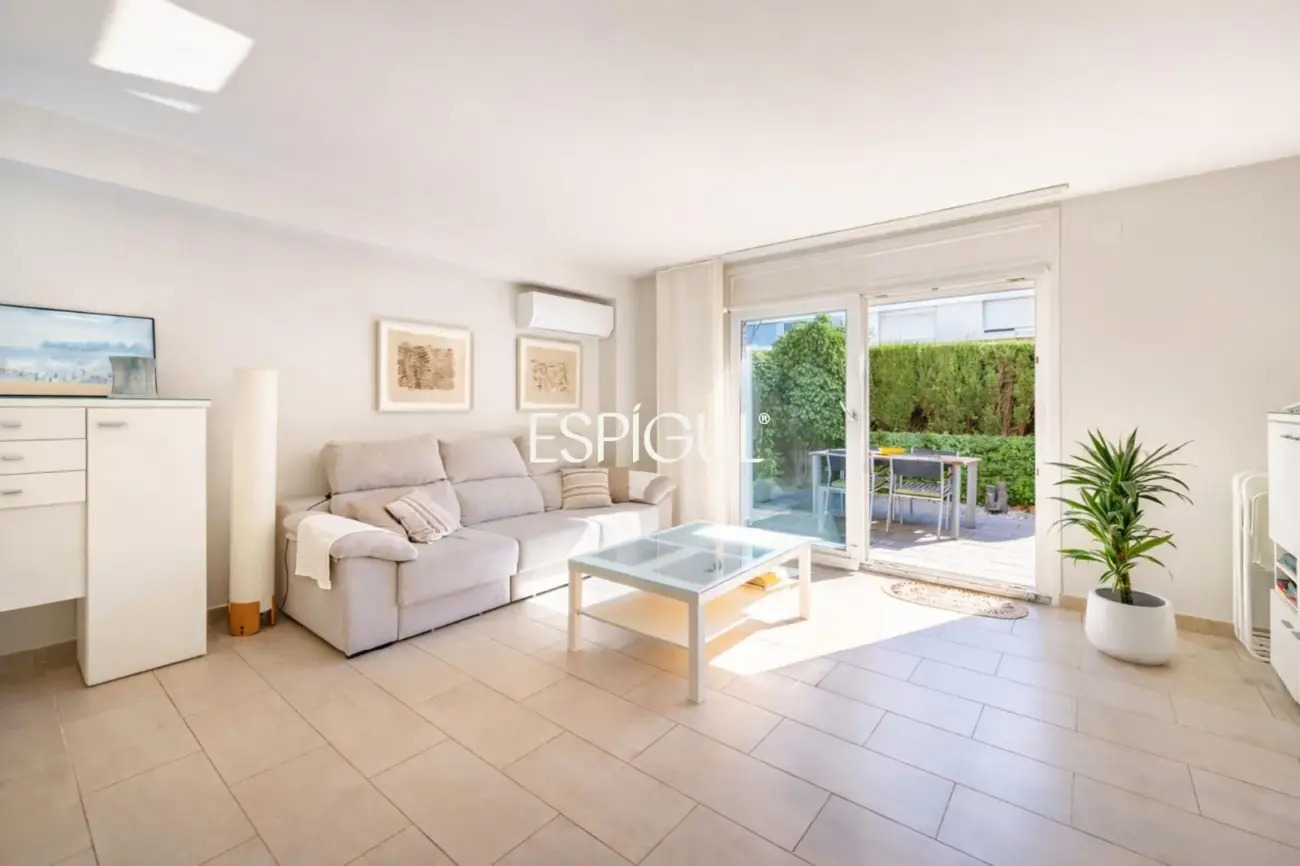 Casa adosada en venta en Premià de Mar con zona comunitaria y a pocos metros de la playa.