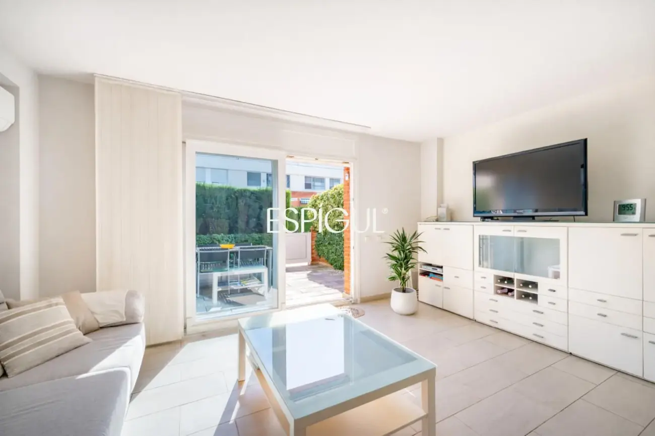 Casa adosada en venta en Premià de Mar con zona comunitaria y a pocos metros de la playa.