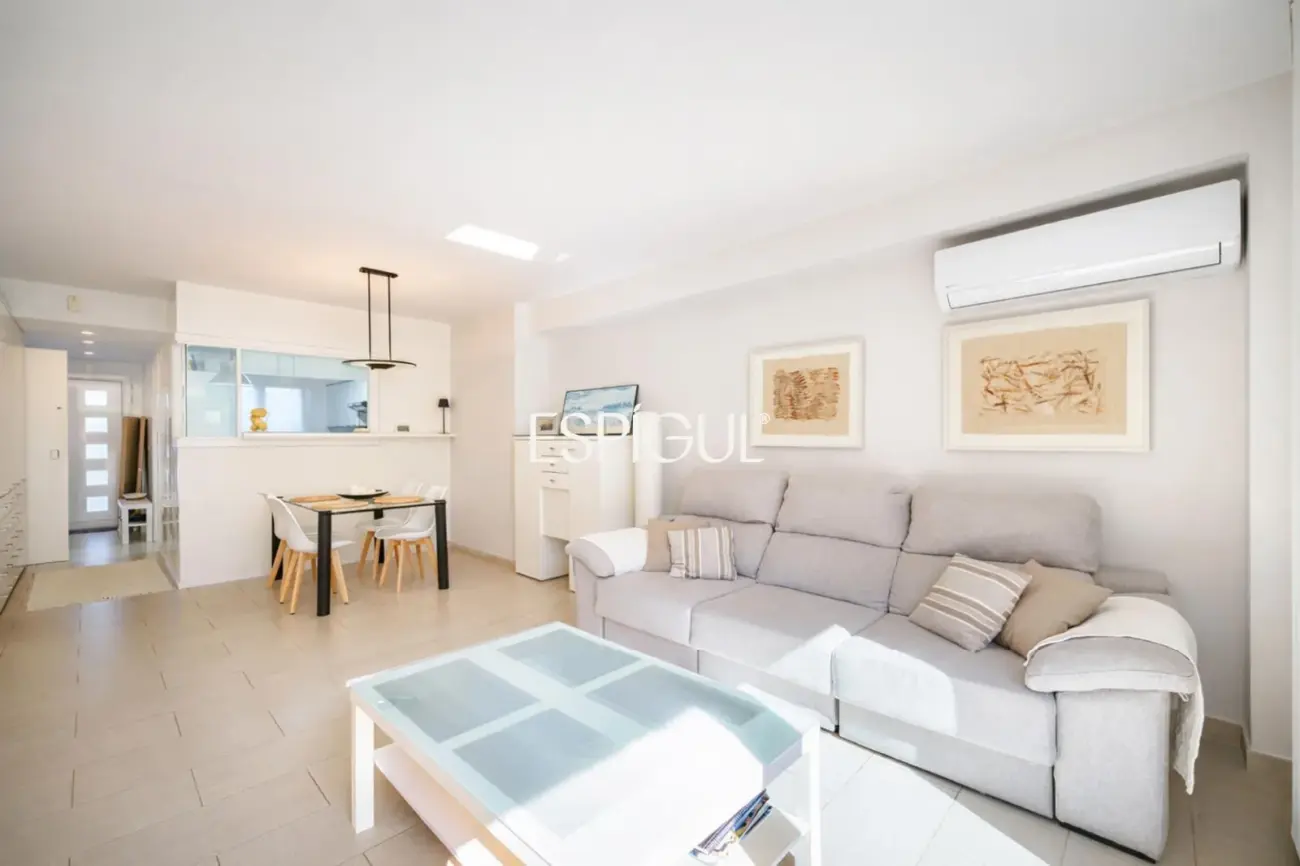 Casa adosada en venta en Premià de Mar con zona comunitaria y a pocos metros de la playa.